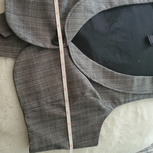 Cropped vest - Picture 7 of 9